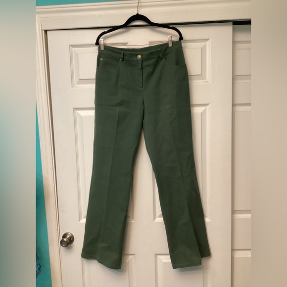 St. John Pants - 💥PRICE DROP💥 Saint John Sport olive green mid rise straight leg
